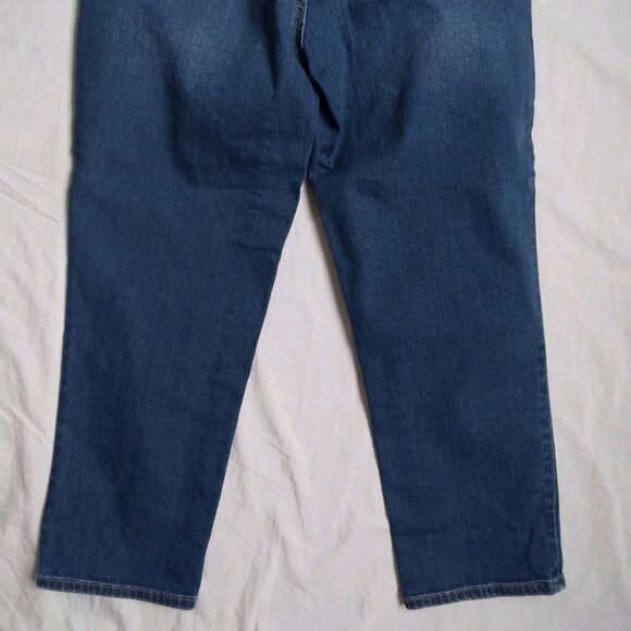 Talbots Flawless Five Pocket Crop Jeans Medium Wash Mid Rise Casual Women's 8 - Picture 9 of 10